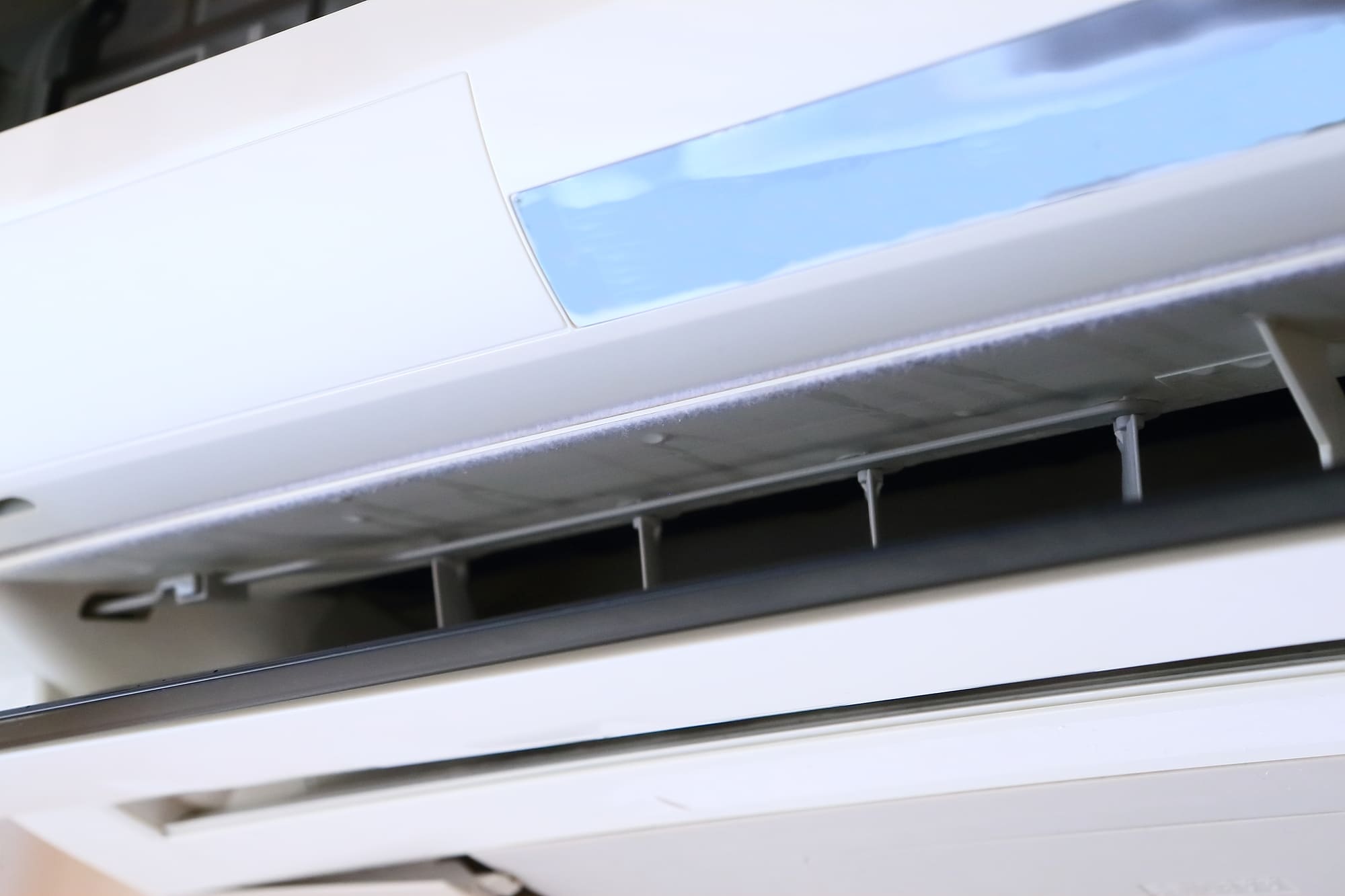 水 漏れ 室内 エアコン 業務用エアコンの水漏れ原因と対処法。