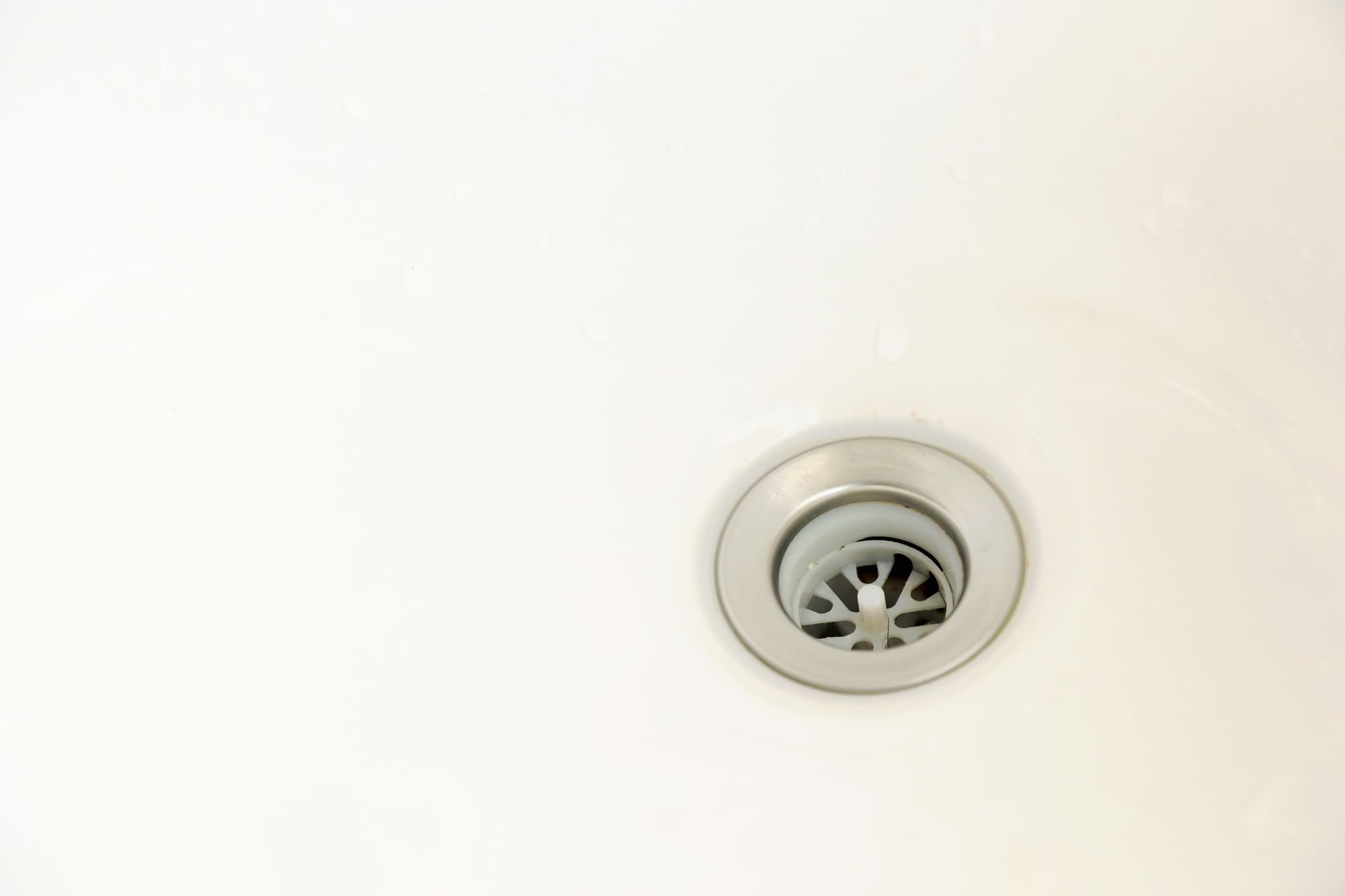 洗面台の水が流れない 排水溝のつまりを取る方法 東京ガスのハウスクリーニング