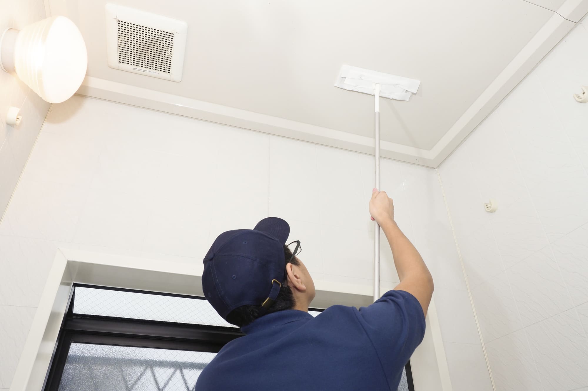 浴室の天井にカビが 安全で簡単なカビ取り方法を徹底解説 東京ガスのハウスクリーニング